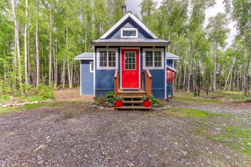 Charming Alaska Vacation Rental with Gas Grill!