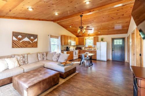 *New Owner Special* Cozy Cabin with mountain views - Robbinsville