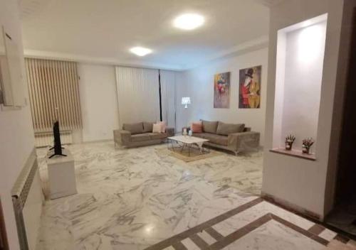 Appartement 4 chambres et salon lac2
