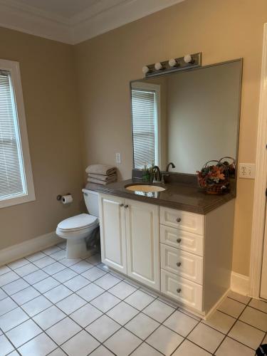 MooreField Suites Greensboro East in แม็คลียส์วิลล์ (เอ็นซี)