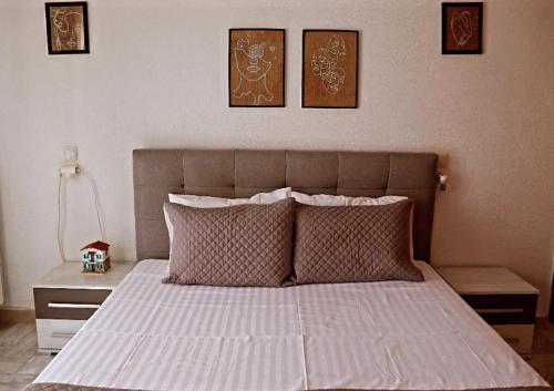 One-Bedroom Apartment image 2