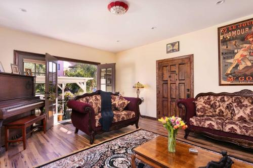 Classic Hollywood Apt in Ktown near USC