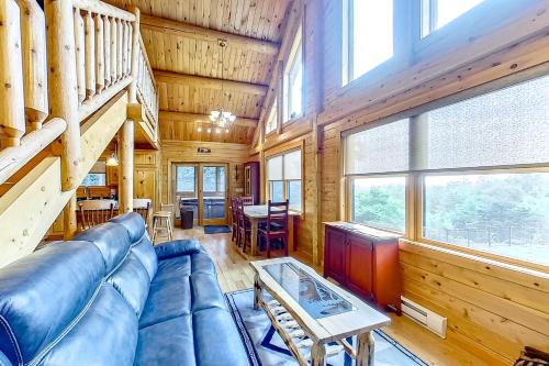 Secluded Haven - Main House in Wevertown, USA