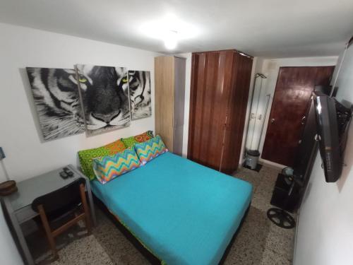 Aparta estudio en laureles la castellana