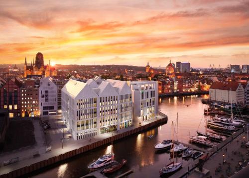 477481630 Holiday Inn Gdansk - City Centre by IHG