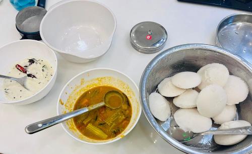 Eten en drinken, Vasthyam in Kenichira