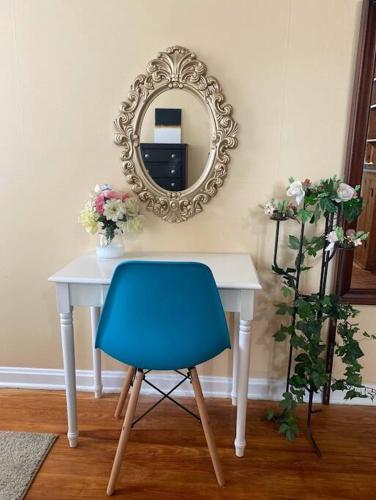 Cozy home, King bed, 3 bedrooms,close to downtown beaches towncenter in Jacksonville, USA