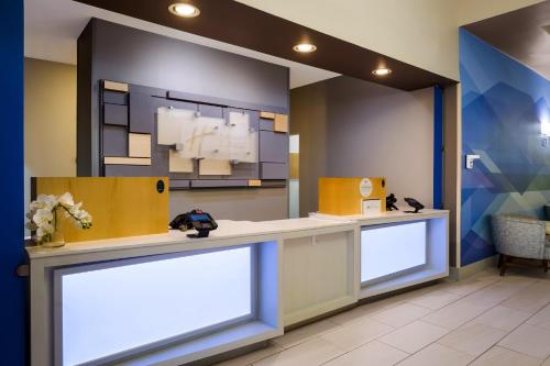 Holiday Inn Express Hotel & Suites Newton Sparta By IHG - 숙소 외관