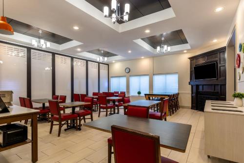 Holiday Inn Express Hotel & Suites Newton Sparta By IHG - 식음료(F&B)