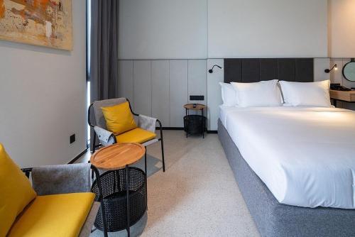 Anya Hotel