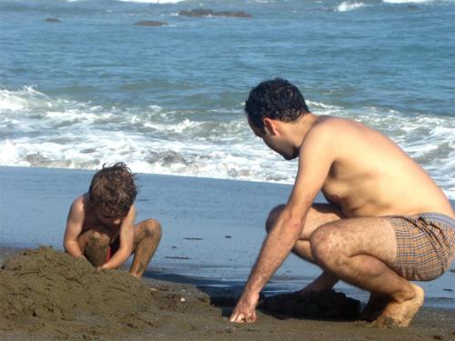 Your Vacation Retreat Right On The Beach - main image