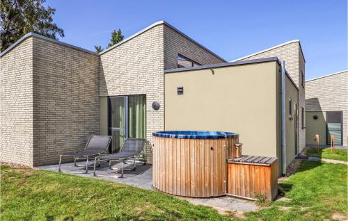 Awesome Home In Lembruchdümmer See