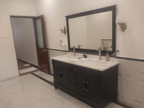2 bedrooms, 3 beds
