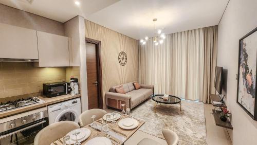 STAY BY LATINEM Luxury 2BR Holiday Home CVR A208 near Burj Khalifa