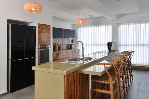 Instalaciones, דירה על הים בנהריה LENNY TZIPORA by alta galilea in Nahariya