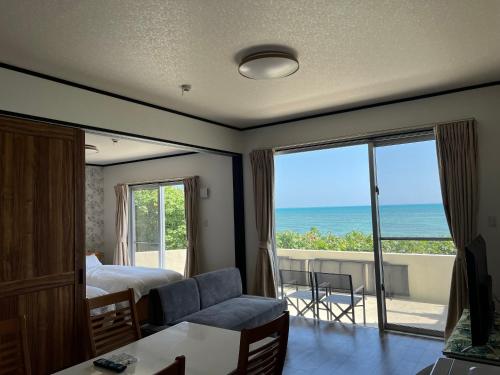 Ocean Front SUMUIDE Ocean Front SUMUIDE