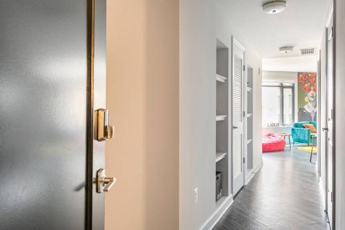 Luxe 1 Bdrm *Rooftop deck* Gym - Free Garage Parking! in Arlington, USA