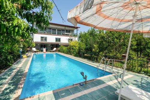 Duplex Villa w Pool Garden and BBQ in Koycegiz