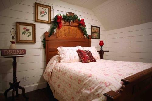NEW Hilltop Cabin 35 min South of Nashville in Columbia, USA