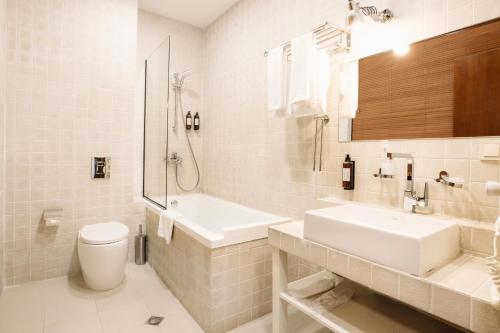 477530739 Citadel Narikala Hotel