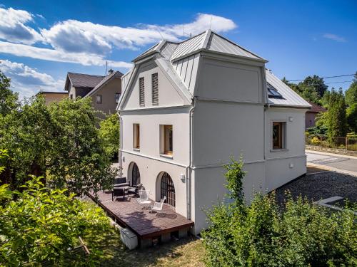Tiny House, podkrovni apartman a apartman s vyhledem do zahrady in Svinov