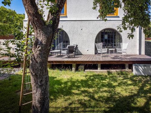 Tiny House, podkrovni apartman a apartman s vyhledem do zahrady in Svinov