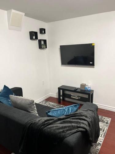 1 bedroom apartment w/Wifi and private entrance in อแจค