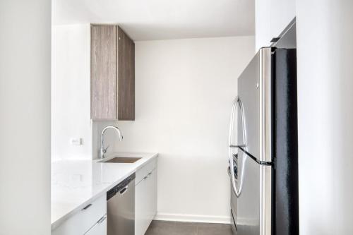 Midtown West 2br w doorman gym wd nr Times Sq NYC-1068, New York (photo 7)