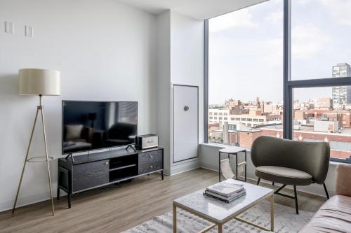 West Loop 2br w theater gym nr restaurant row CHI-950 in Chicago, USA