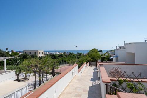  La Casa Blue a step from the beach! Terrace and parking in Faccia di Trippa