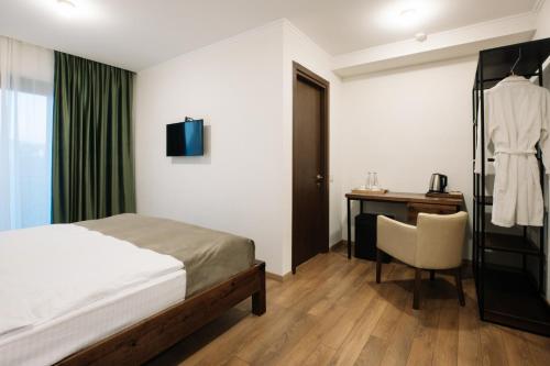 477544814 Citadel Narikala Hotel