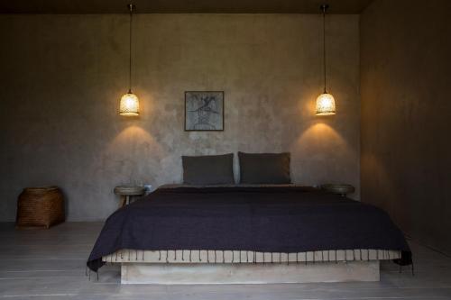 1 double bed, 2 twin beds