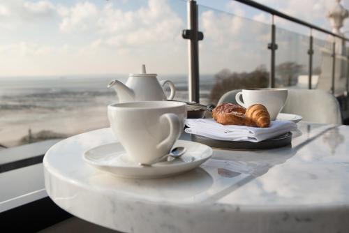 Seven Hotel - image 5