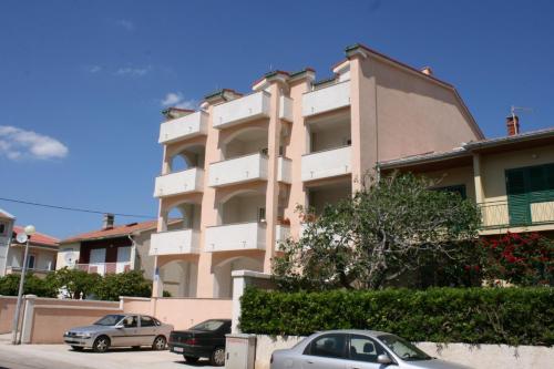 Apartments and rooms by the sea Pag - 6311 - Chambre d'hôtes - Pag
