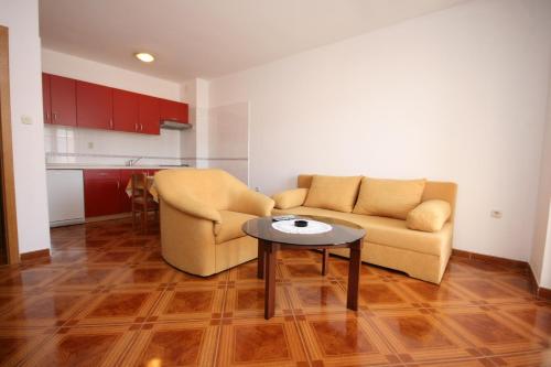 Two-Bedroom Apartment with Terrace and Sea View room in Apartments and rooms by the sea Pag - 6311