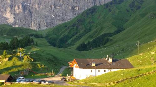 Mahlknechthuette Seiseralm