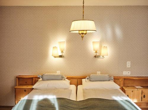 Romantik Hotel Chesa Grischuna - image 10