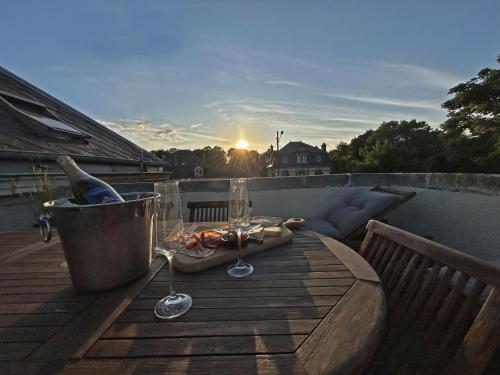 ROOFTOP - COSY FLAT Jacuzzi Privatif Centre Senlis