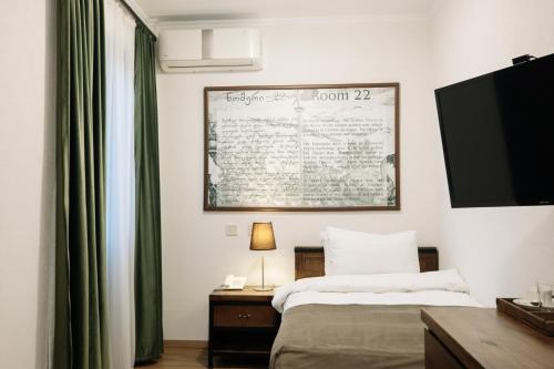 477584718 Citadel Narikala Hotel