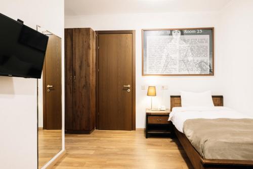 477584736 Citadel Narikala Hotel