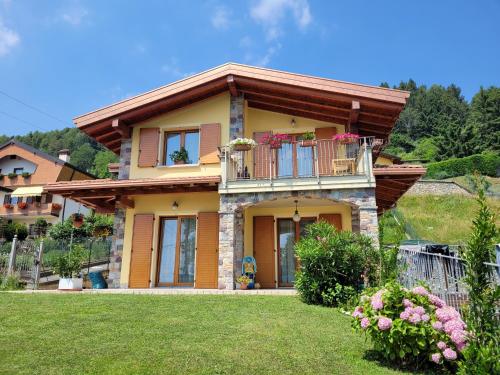 L'Alpino Mountain Lake Iseo Hospitality - Apartment - Bossico