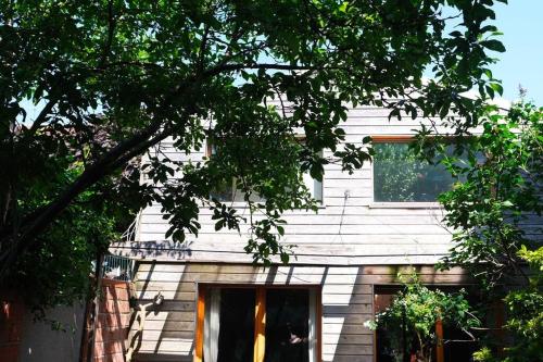 Maison en bois au fond du jardin - Location saisonnière - Fontenay-sous-Bois