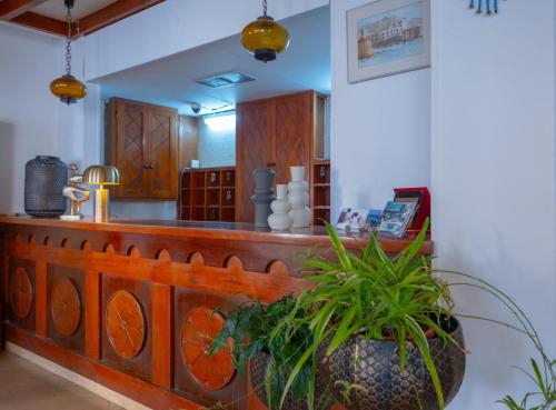 大厅, Kyrenia British Harbour Hotel in 金瑞目