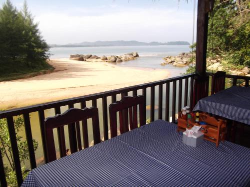 Poseidon Bungalows 2