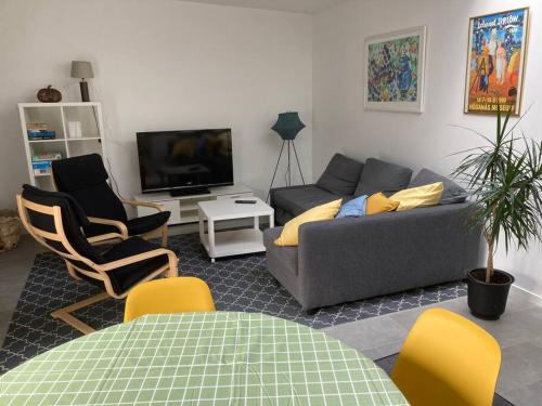 Lovely guest house close to the sea and forest! in Larod