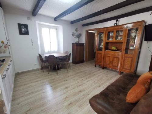 Apartment with parking near the historical center, Bellano (Foto 3)