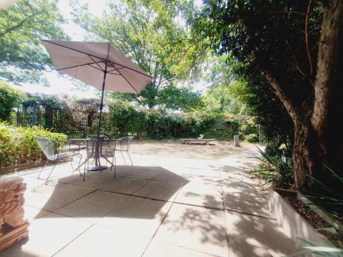 Garden, Architectural Bright open place with a private garden at Yarralumla in Yarralumla