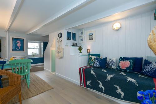 Puffin Cottage - Tap to explore photos