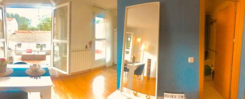 PENTHOUSE INDEPENDIENTE a 3 paradas en metro de ATOCHA (estacion central Madrid), Мадрид