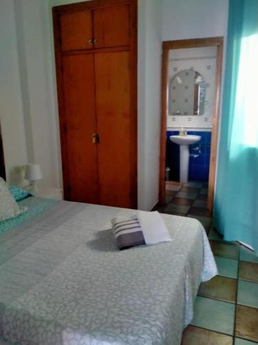 One-Bedroom Apartment image 7